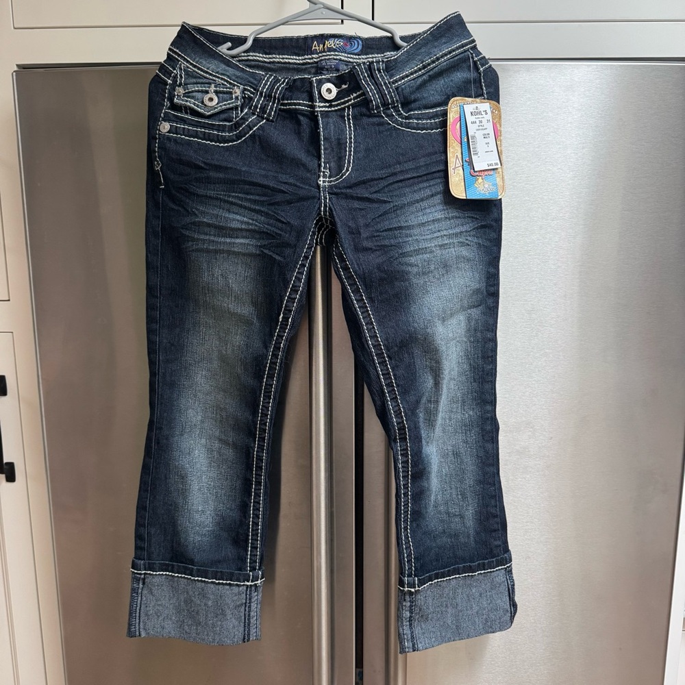 NWT!! Angels Dark Blue Capri Jeans Junior Sz 9 smoke free home